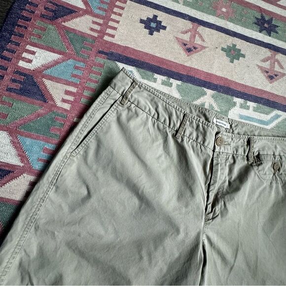 Dockers Woman’s Tan Shorts Casual SZ 16 - Picture 3 of 14